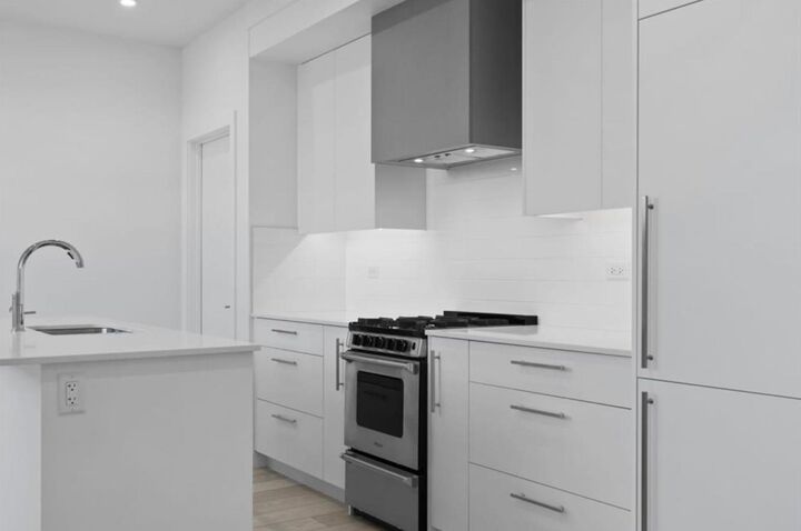 Property Photo:  8370 Broadcast Avenue SW 102  AB T3H 6L3 