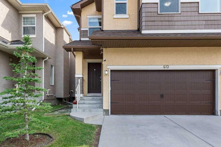 Property Photo:  60 Covecreek Mews NE  AB T3K 0V8 