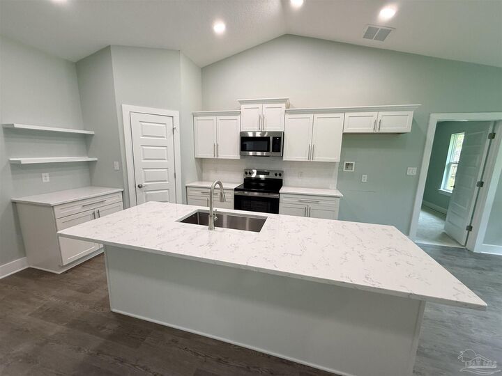 Property Photo:  4728 Bay Breeze Dr  FL 32563 