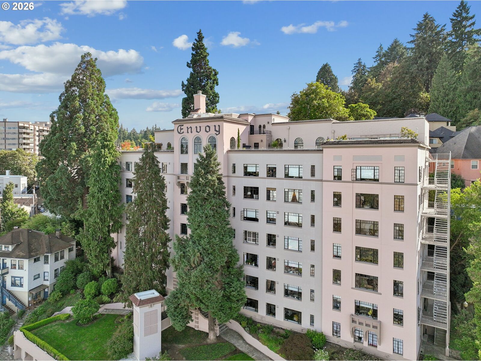 Property Photo: 2336 SW Osage St 605 OR 97205
