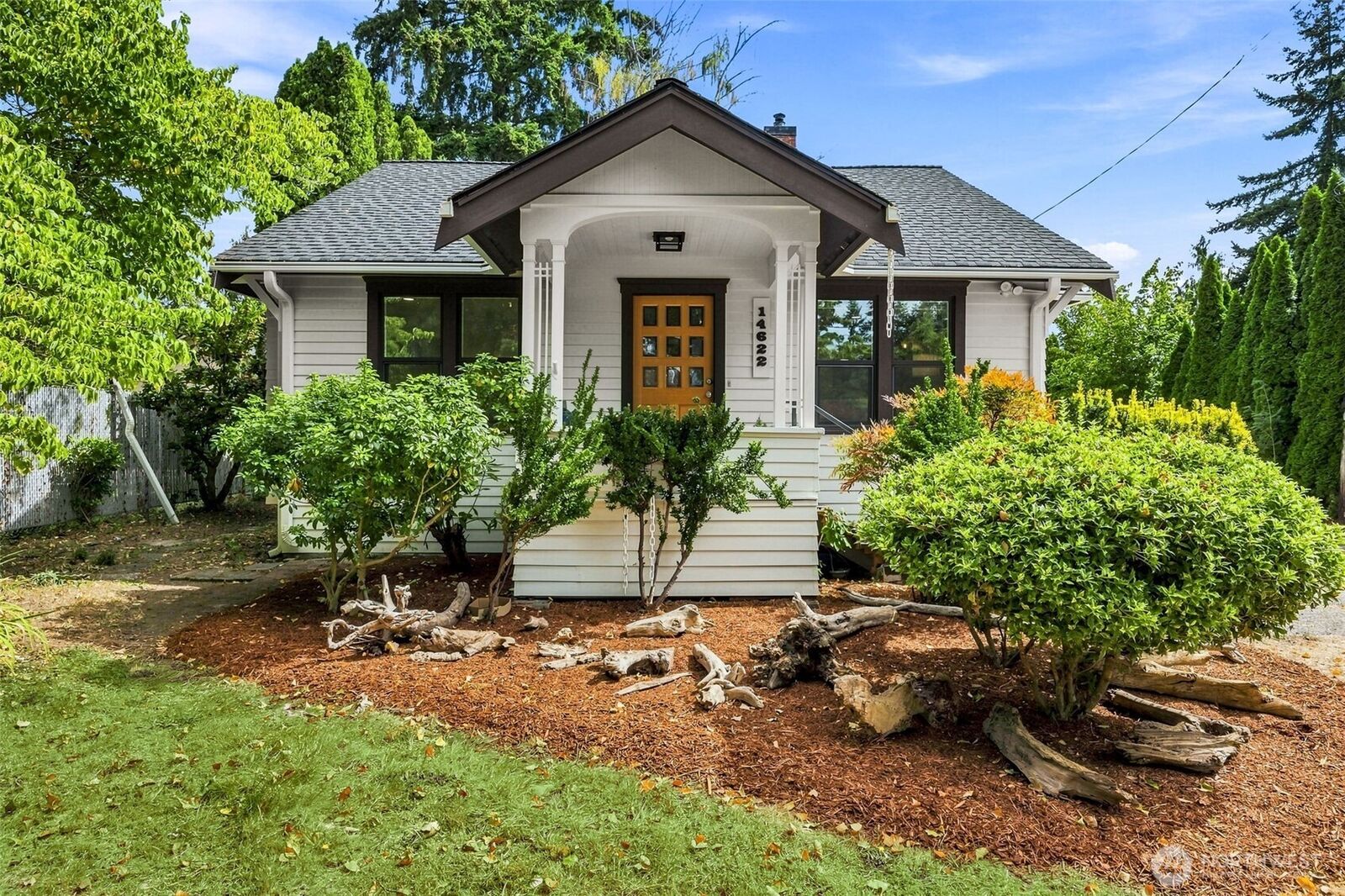 Property Photo:  14622  18th Avenue SW  WA 98166 