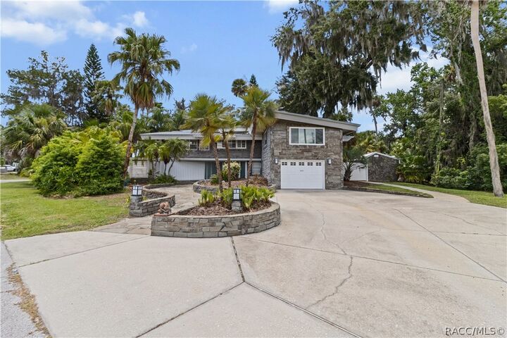 Property Photo:  1830 SE 3rd Court  FL 34429 
