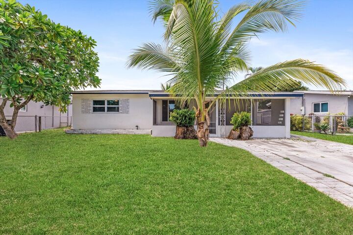Property Photo: 4641 SW 25th Terrace FL 33312
