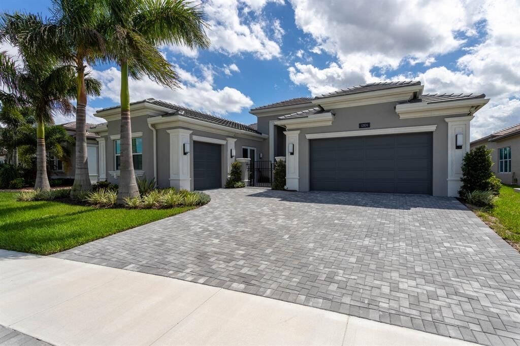 Property Photo:  12824 Veneto Springs Drive  FL 33473 