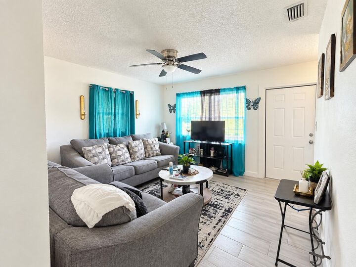 Property Photo: 2605 Avenue N FL 34947