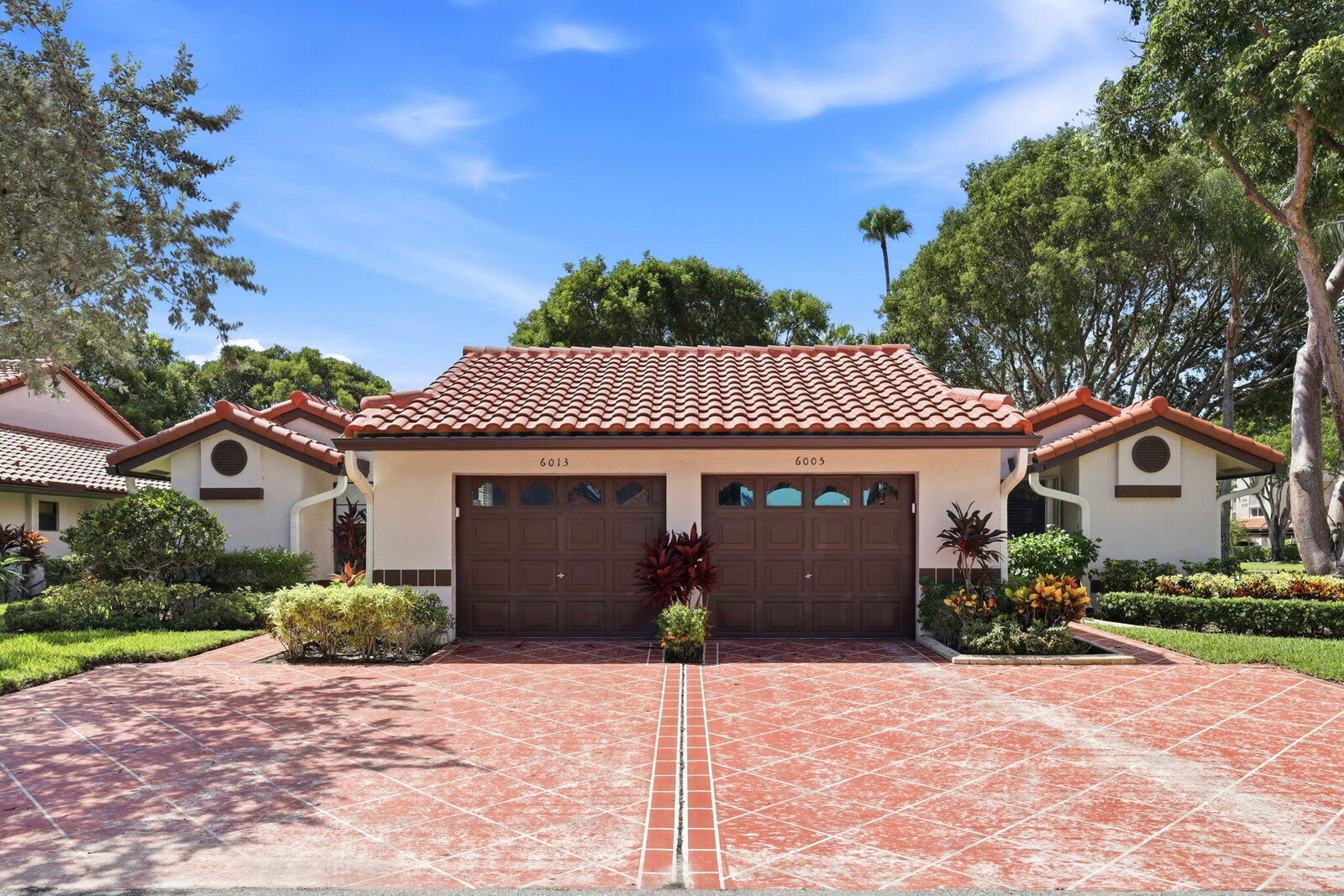 Property Photo:  6013 Sunny Pointe Circle  FL 33484 