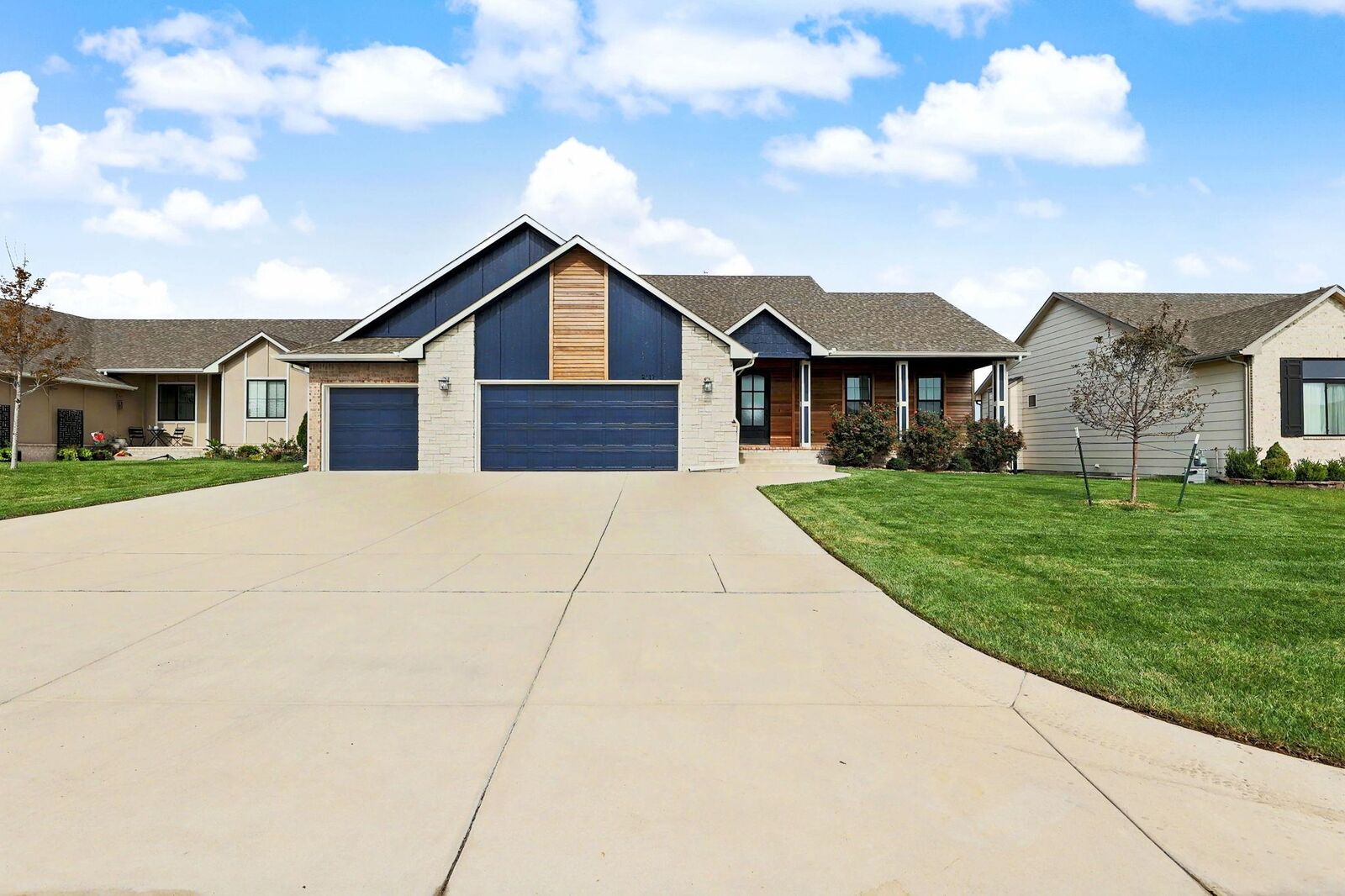 Property Photo:  2117 S Michelle  KS 67207 