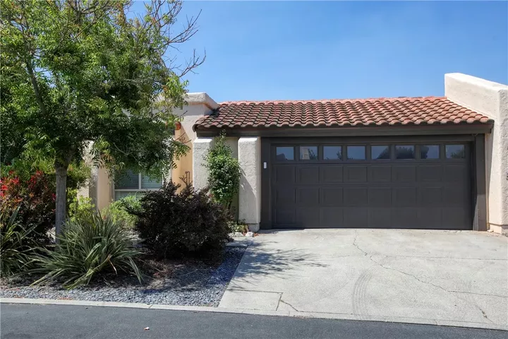 Property Photo:  81 Encanto  CA 93401 