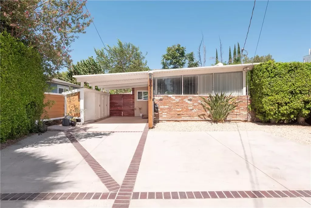 Property Photo: 18527 Napa Street CA 91324