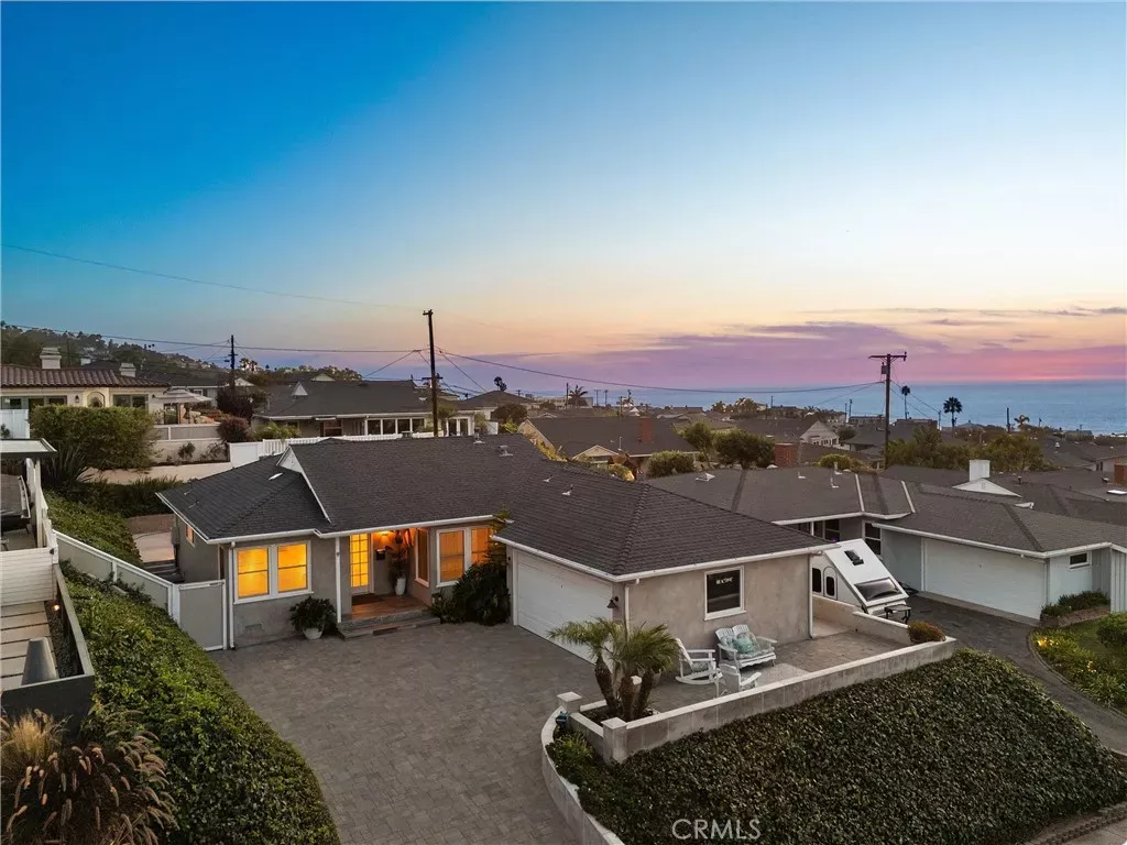 Property Photo:  314 Via San Sebastian  CA 90277 