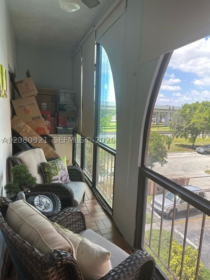Property Photo: 460 E 23rd St 207 FL 33013