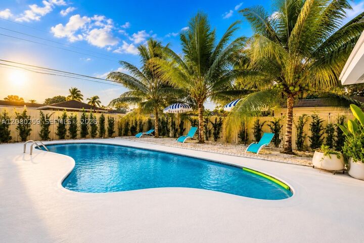 Property Photo: 18641 Belview Dr FL 33157