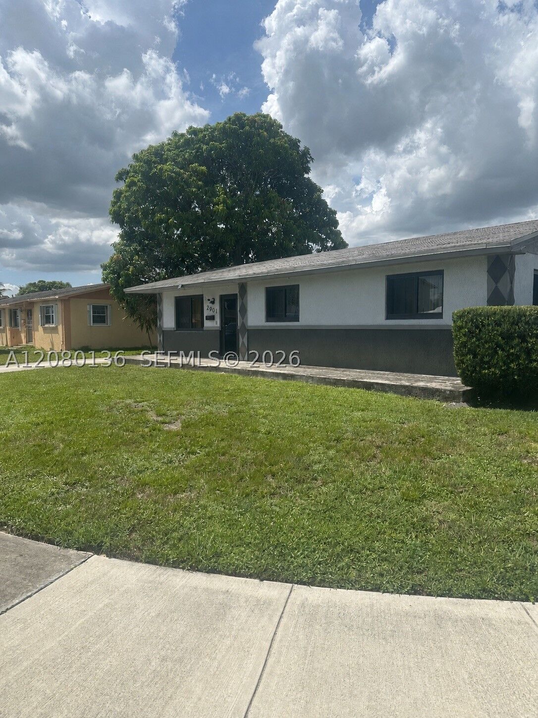 Property Photo: 2901 NW 209th Ter FL 33056