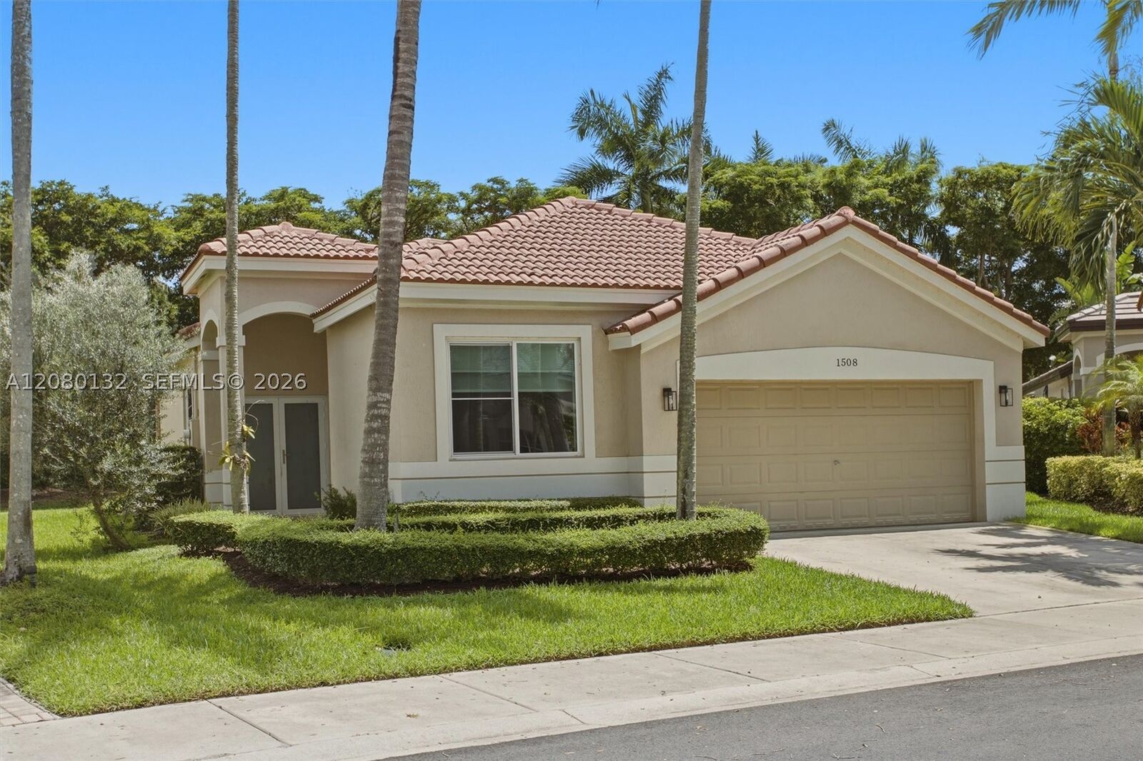 Property Photo:  1508 Winterberry Ln  FL 33327 