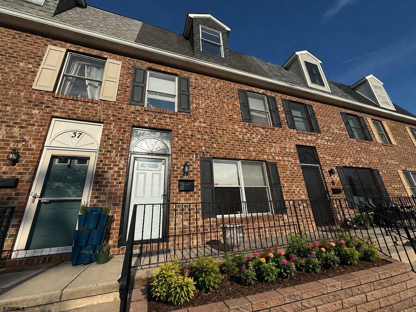 Property Photo:  41 Alexander Ave  NJ 08109-2209 