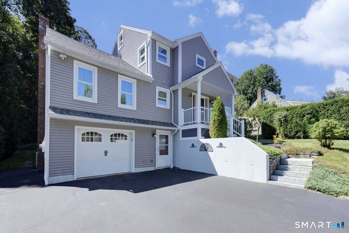 Property Photo: 4 Sears Place CT 06424