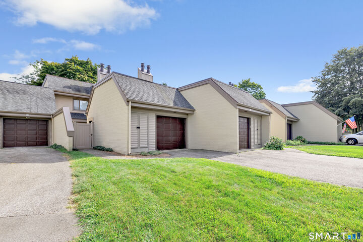 Property Photo:  85 Viscount Drive 8B  CT 06460 