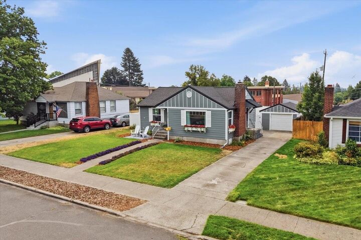Property Photo: 2727 W Hoffman Ave WA 99205