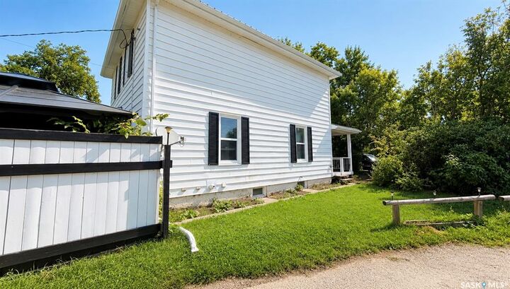 Property Photo:  203 2nd Avenue N  SK S0L 1K0 