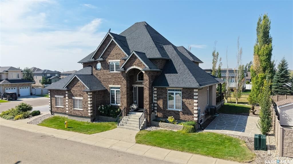 Property Photo:  8259 Wascana Gardens Point  SK S4V 1G8 