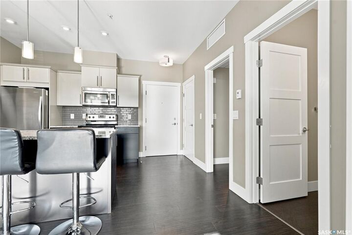 Property Photo:  415 Maningas Bend 211  SK S7W 0T6 