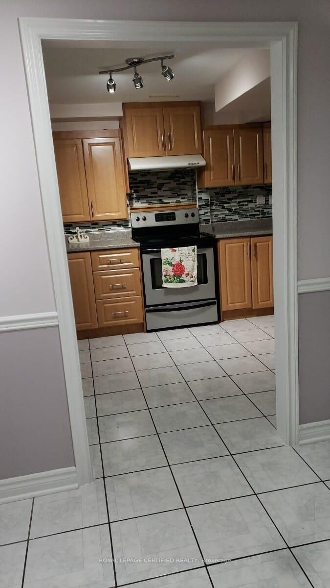 Property Photo:  44 Red Cedar Crescent Bsmt  ON L6R 1A7 