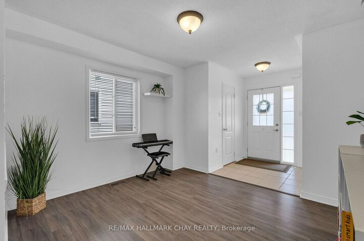 Property Photo:  38 Admiral Crescent  ON L3W 0E5 