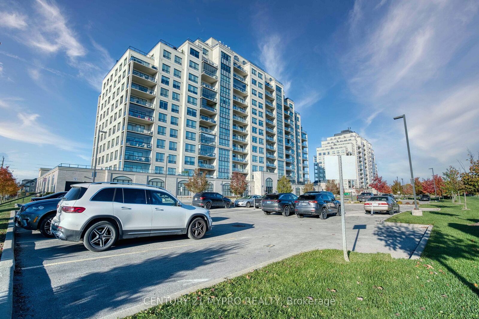 Property Photo:  260 Villagewalk Boulevard 412  ON N6G 0W6 