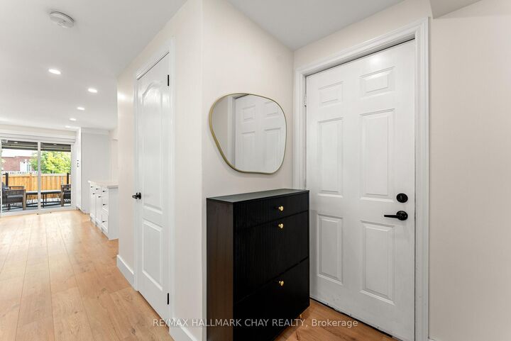 Photo de la propriété:  344 Adams Court  ON L9W 4R7 