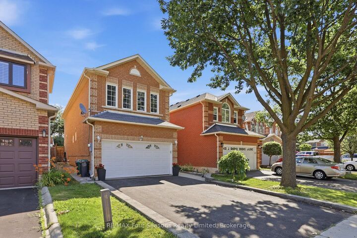 Property Photo:  32 Faithknight Court  ON L7A 1H9 
