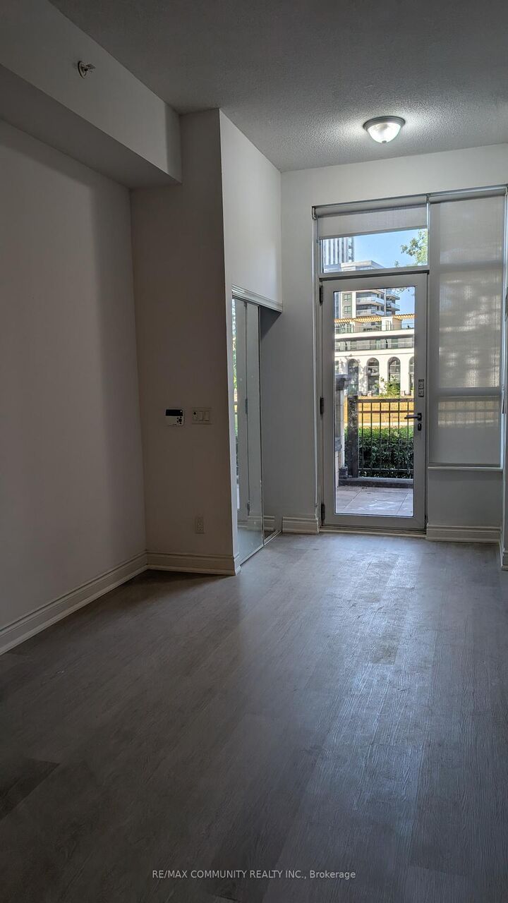 Property Photo:  38 Cedarland Drive C105  ON L6G 0G7 