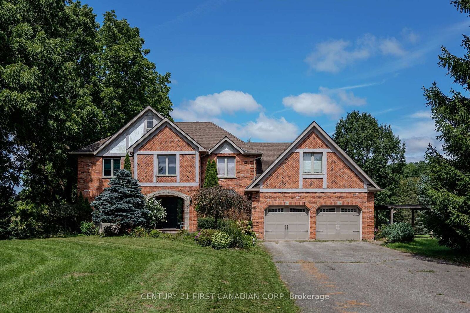 Property Photo:  183 Wellington Street  ON N0L 1E0 