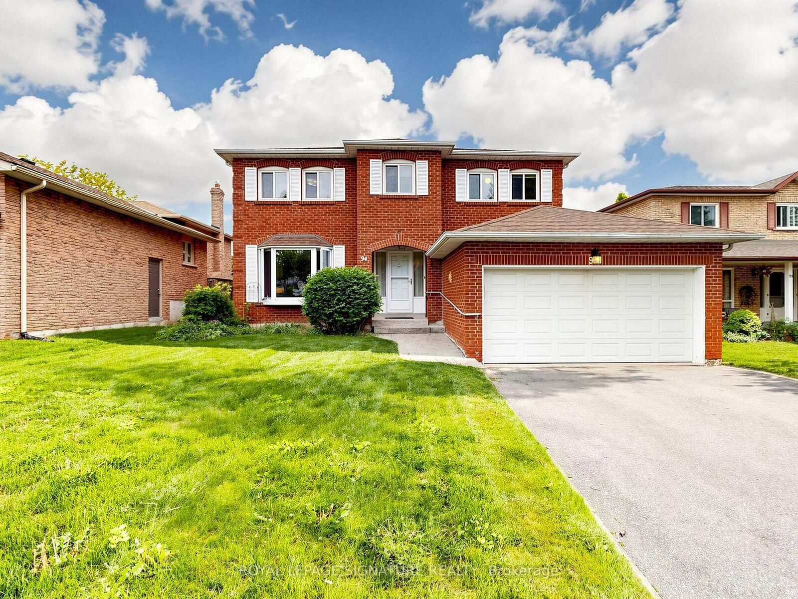 Property Photo:  94 Howlett Avenue  ON L3Y 5S5 