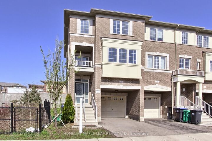 Photo de la propriété:  2 Cedarland Road E  ON L6Y 6E5 