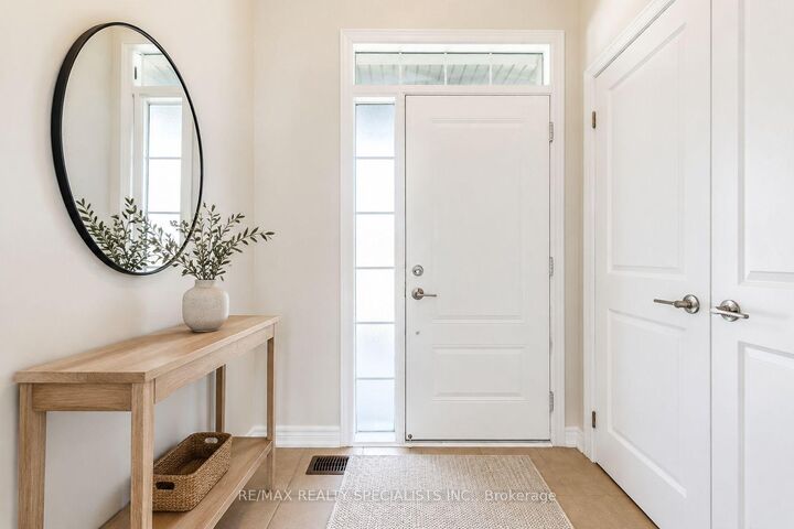 Property Photo:  35 Pelican Lane  ON L8K 0A4 