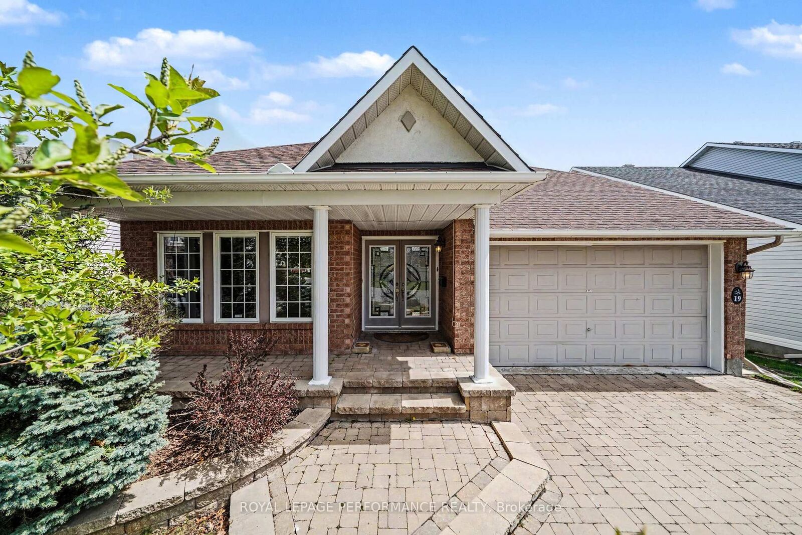 Photo de la propriété:  19 Settlers Ridge Way  ON K2J 4V3 