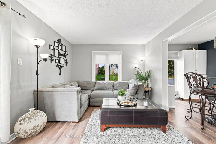 Property Photo:  44 Grand Valley Drive  ON L6S 2L1 