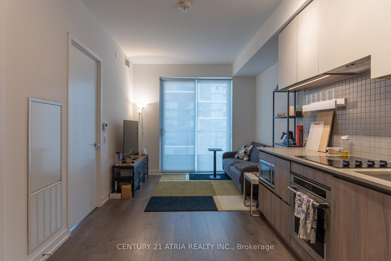 Property Photo:  950 Portage Parkway 2803  ON L4K 0J7 