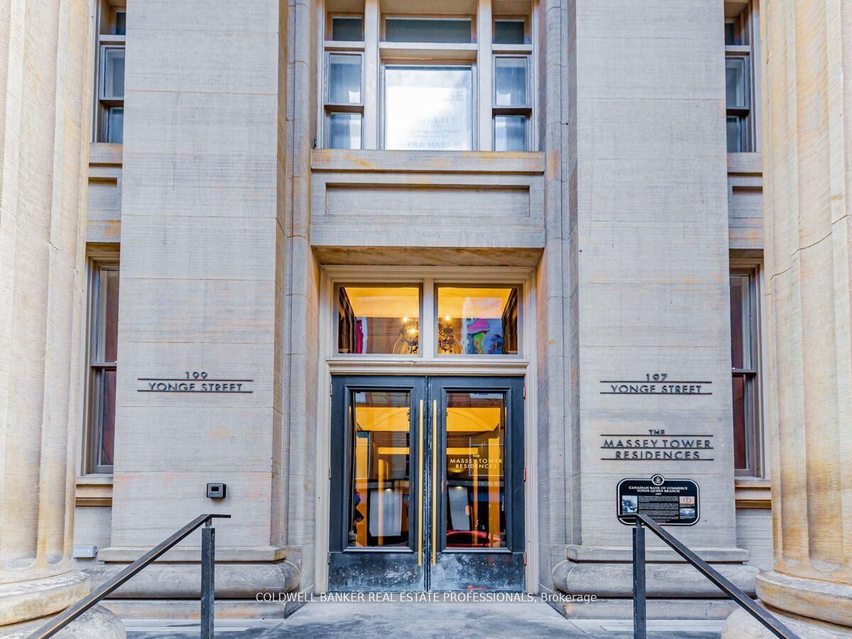 Property Photo:  197 Yonge Street S 2810  ON M5B 1M4 