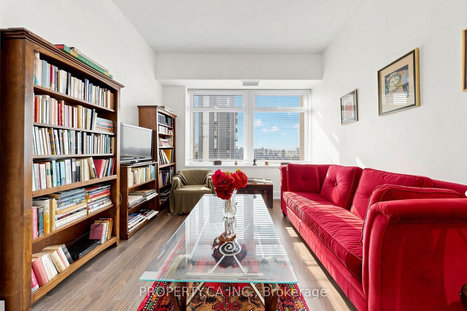 Property Photo:  111 St Clair Avenue W 1508  ON M4V 1N5 
