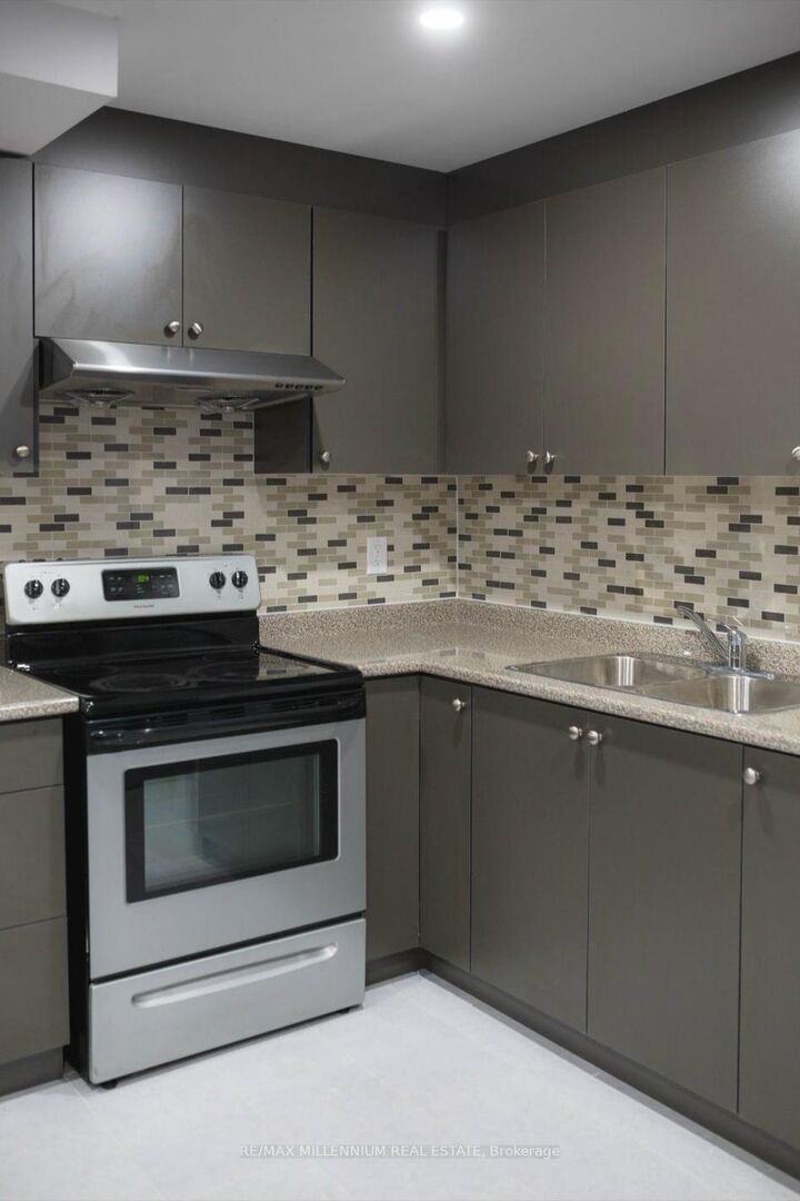 Property Photo:  7 Lloyd Crescent Bsmt  ON L7A 4J5 