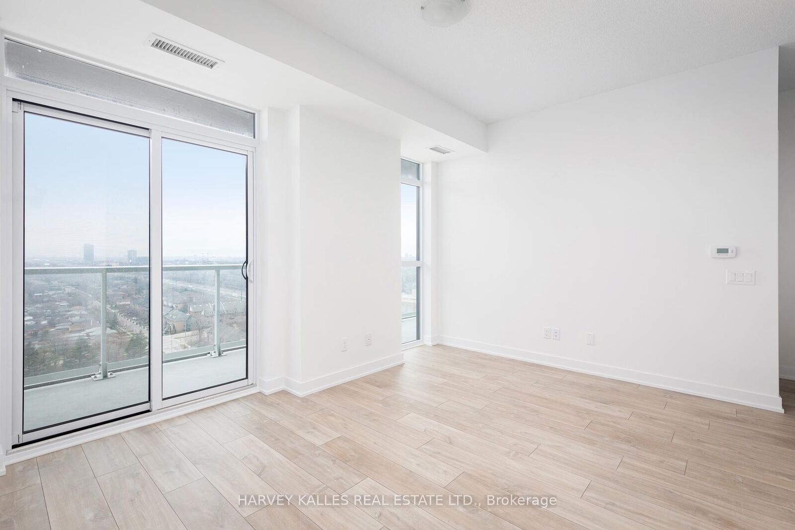 Property Photo:  251 Manitoba Street 2008  ON M8Y 0C7 