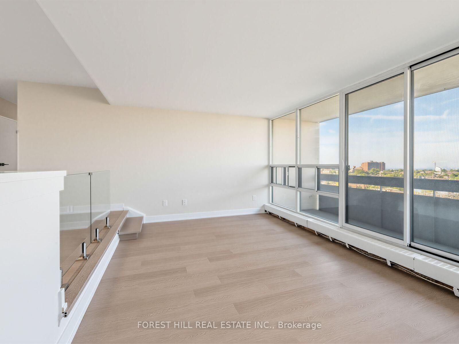 Property Photo:  145 Marlee Avenue 1112  ON M6B 3H3 