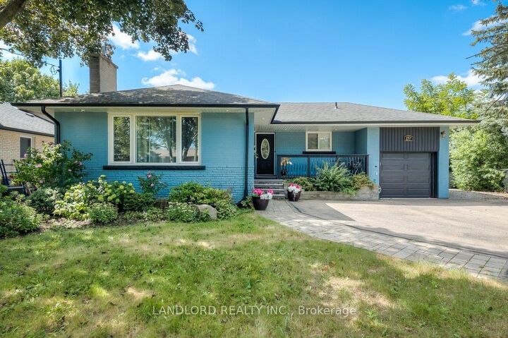 Property Photo:  257 Wales Crescent Main  ON L6L 3X8 
