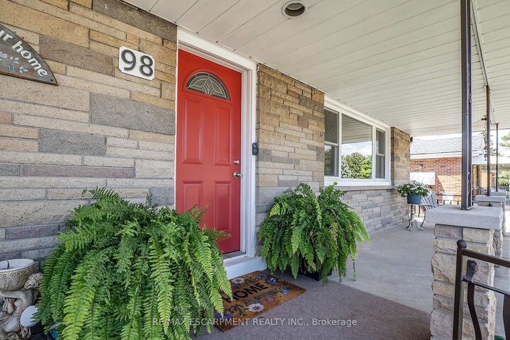 Property Photo:  98 Duncombe Drive  ON L9A 2G3 