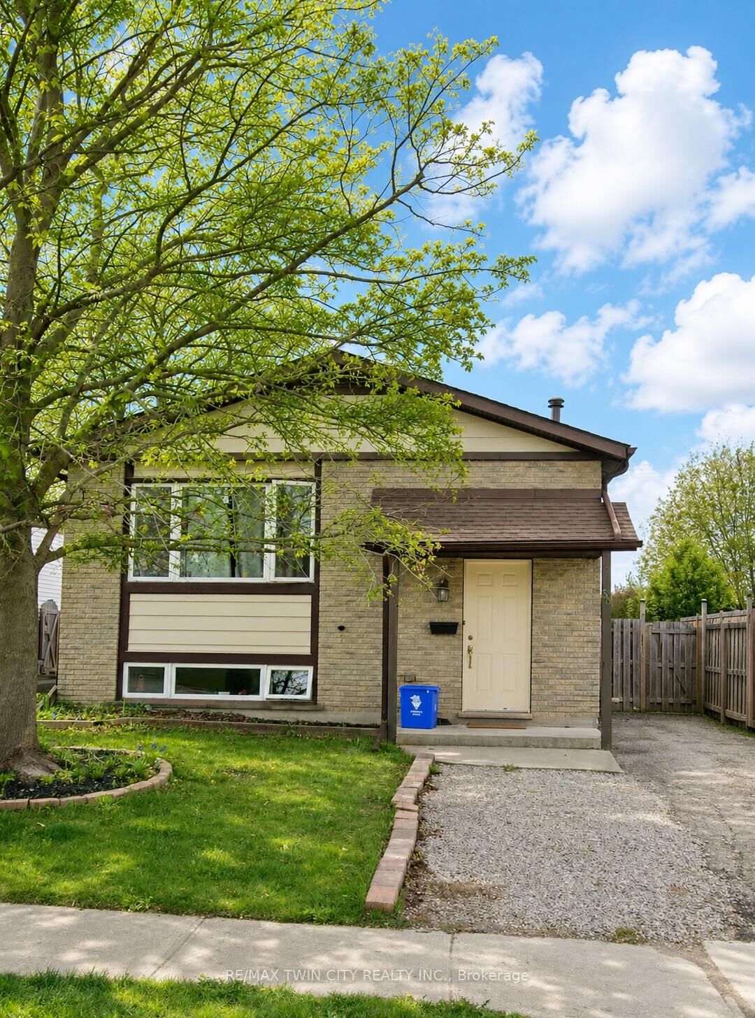 Property Photo:  53 Broken Oak Crescent Basement  ON N2N 1N8 