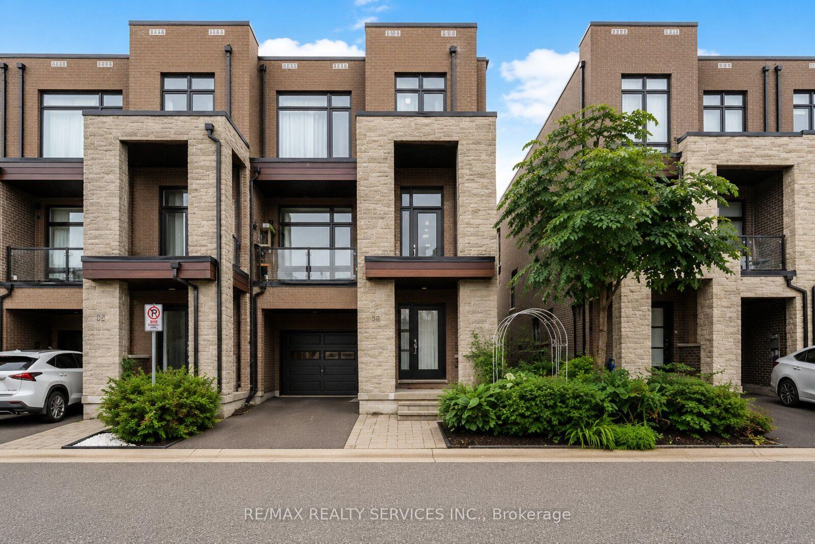Property Photo:  58 Pageant Avenue  ON L4H 4R3 
