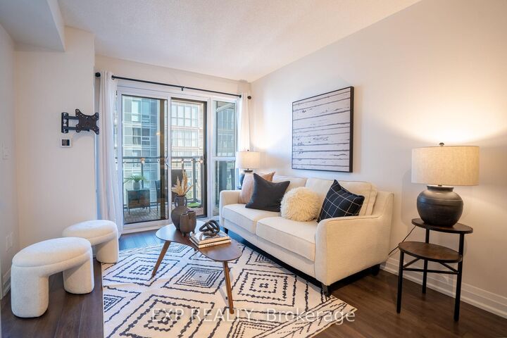Property Photo:  20 Meadowglen Place 2410  ON M1G 0A9 