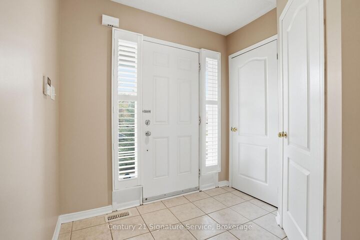 Property Photo:  4 Cloverlawn Street  ON L7A 3X6 