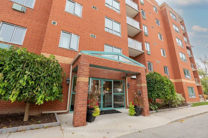 Property Photo:  77 Baseline Road W 608  ON N6J 1V5 